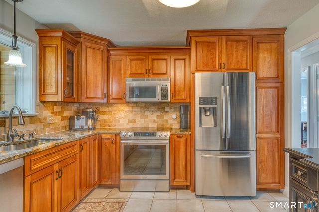 11 Hally Lane, Colchester, CT 06415
