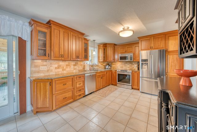 11 Hally Lane, Colchester, CT 06415
