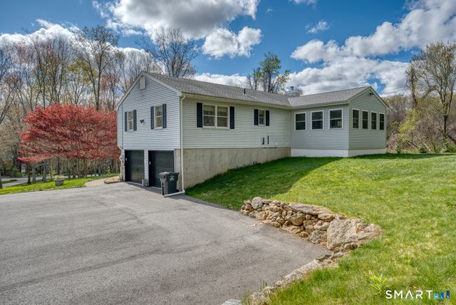 11 Hally Lane, Colchester, CT 06415