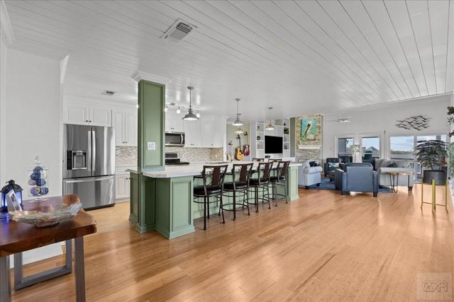 8111 Broadway Street # 4, Galveston, TX 77554
