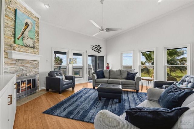 8111 Broadway Street # 4, Galveston, TX 77554