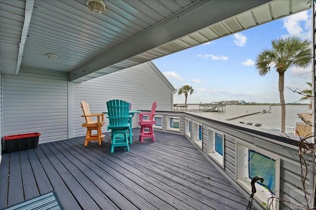 8111 Broadway Street # 4, Galveston, TX 77554