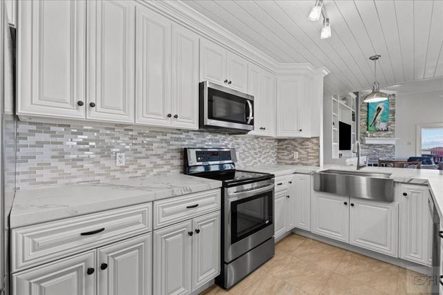 8111 Broadway Street # 4, Galveston, TX 77554