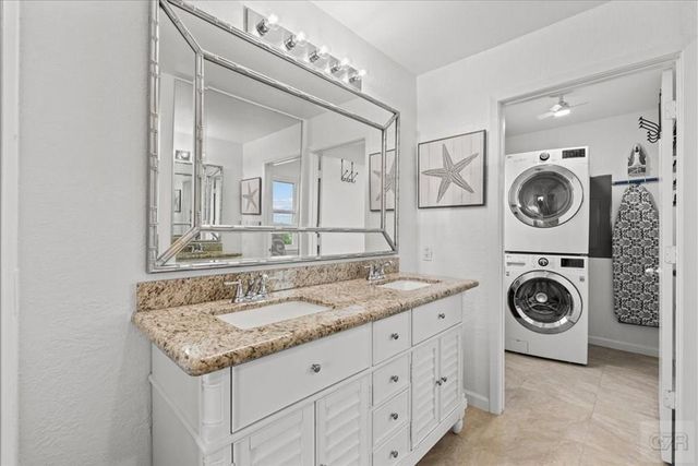 8111 Broadway Street # 4, Galveston, TX 77554
