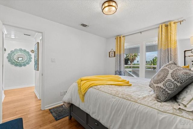 8111 Broadway Street # 4, Galveston, TX 77554