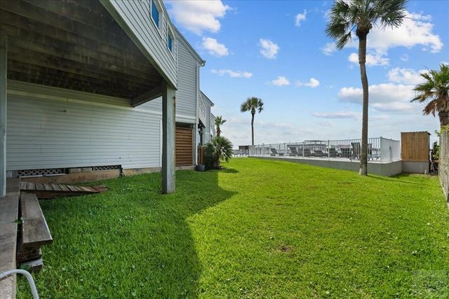 8111 Broadway Street # 4, Galveston, TX 77554