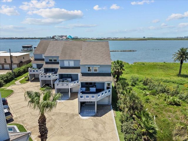 8111 Broadway Street # 4, Galveston, TX 77554