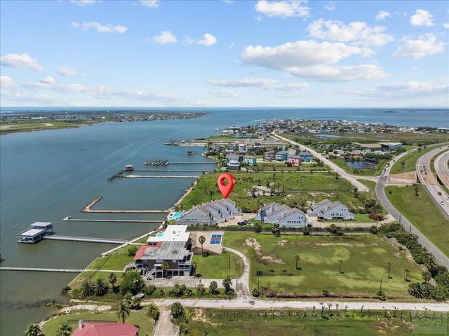 8111 Broadway Street # 4, Galveston, TX 77554