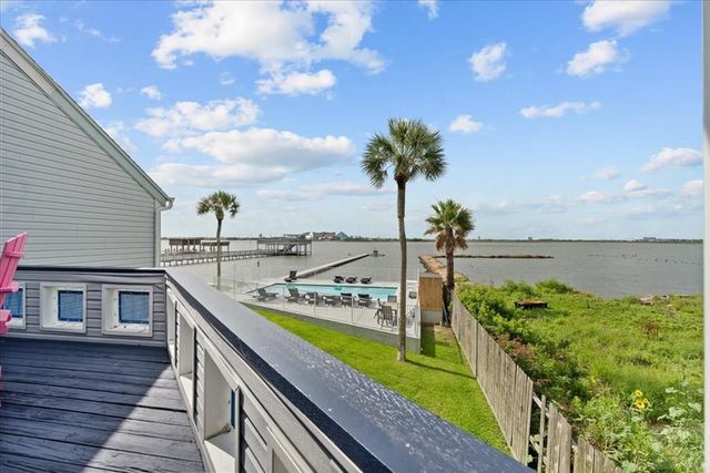 8111 Broadway Street # 4, Galveston, TX 77554