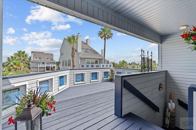8111 Broadway Street # 4, Galveston, TX 77554