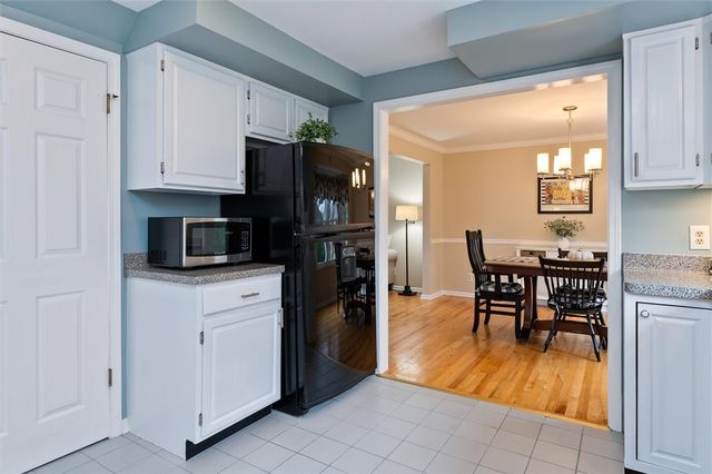 1 Shadow Vale Drive, Penfield, NY 14526