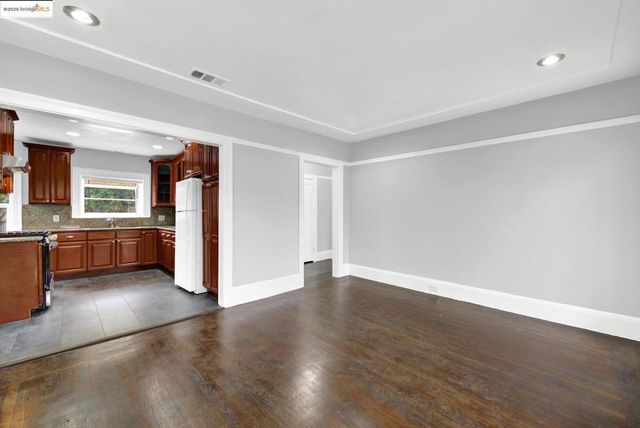 1009 106Th Ave, Oakland, CA 94603