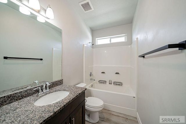 2910 E Larson Drive, Idaho Falls, ID 83401