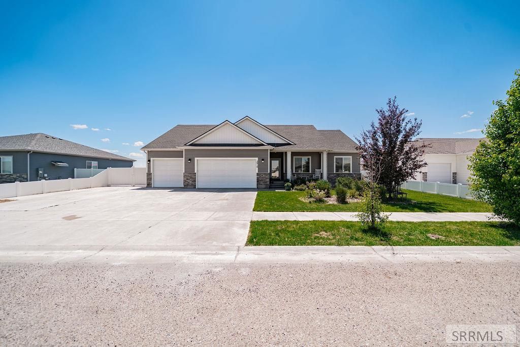 Image 1 of property listing at 2910 E Larson Drive, Idaho Falls, ID 83401