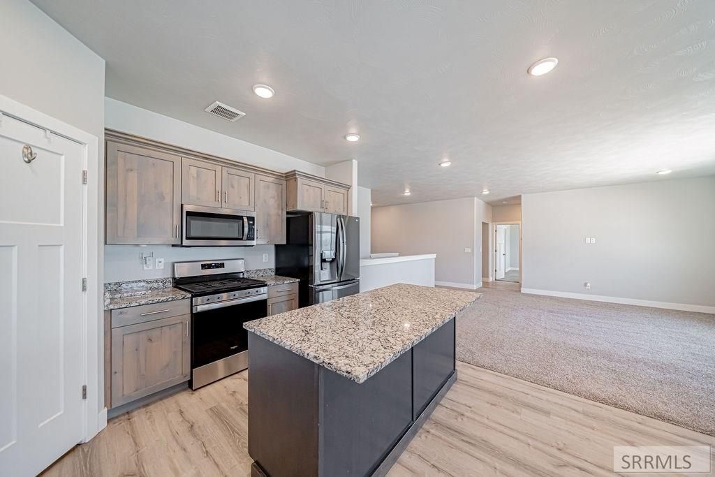 Image 11 of property listing at 2910 E Larson Drive, Idaho Falls, ID 83401