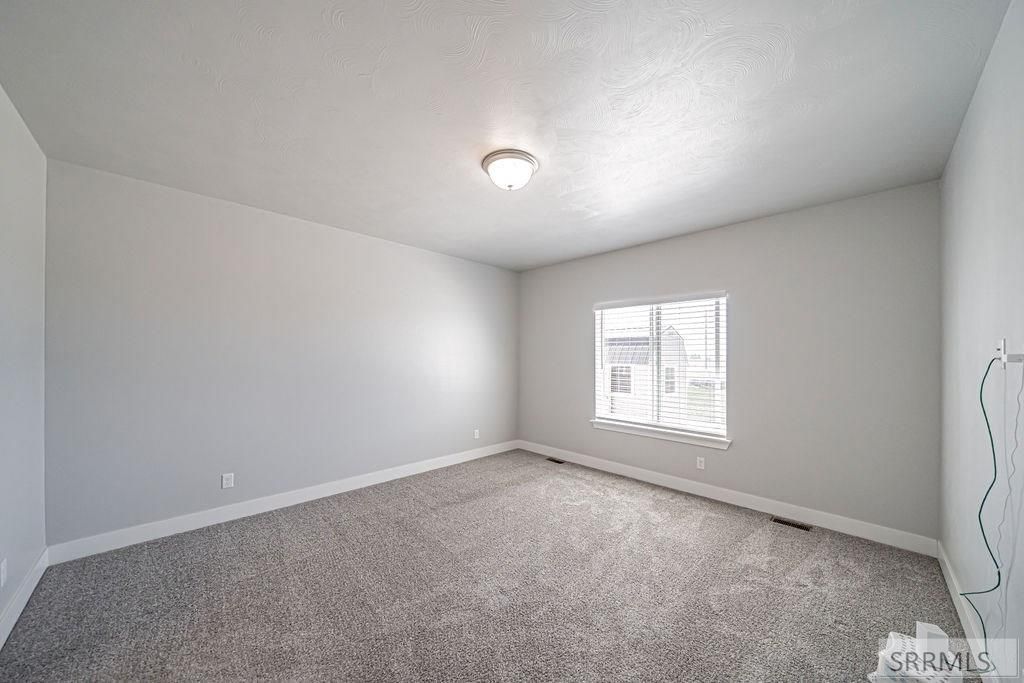 Image 13 of property listing at 2910 E Larson Drive, Idaho Falls, ID 83401