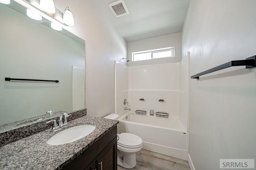 Image 21 of property listing at 2910 E Larson Drive, Idaho Falls, ID 83401