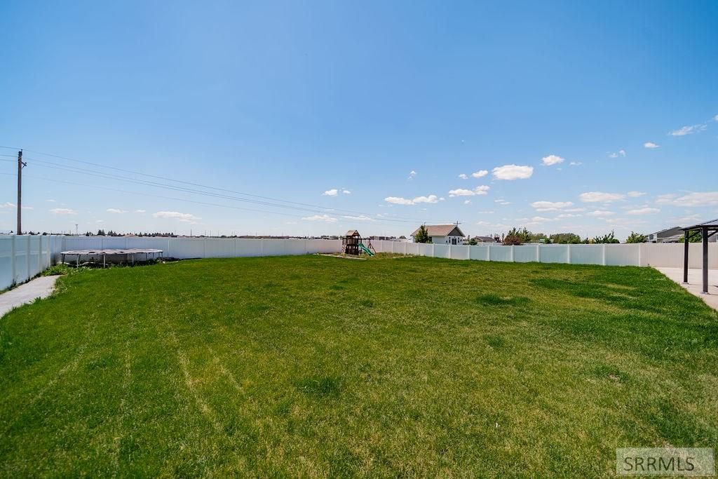 Image 40 of property listing at 2910 E Larson Drive, Idaho Falls, ID 83401