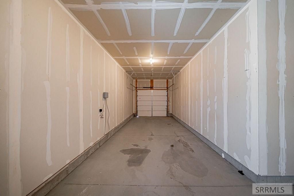Image 8 of property listing at 2910 E Larson Drive, Idaho Falls, ID 83401