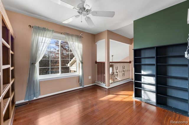 8886 Stonebridge Court, Van Buren, MI 48111