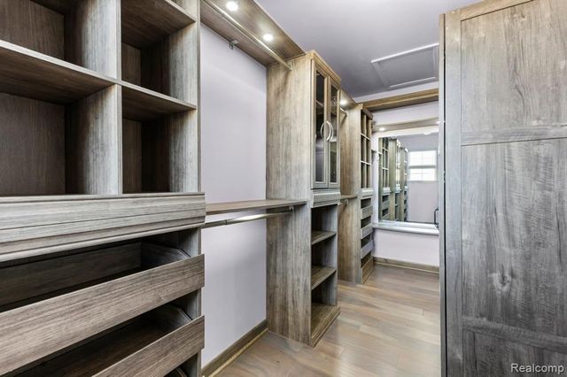 8886 Stonebridge Court, Van Buren, MI 48111