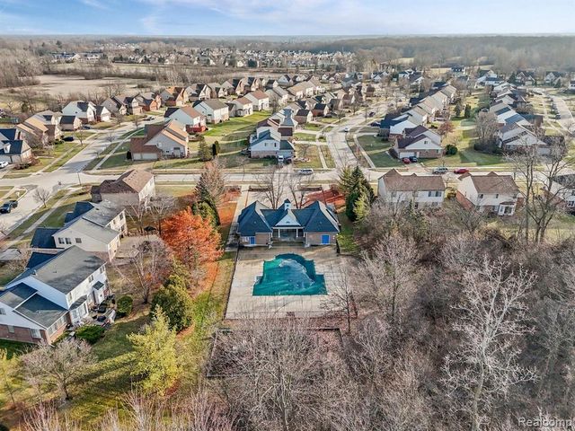 8886 Stonebridge Court, Van Buren, MI 48111