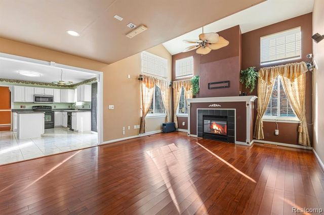 8886 Stonebridge Court, Van Buren, MI 48111