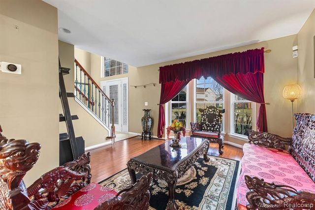 8886 Stonebridge Court, Van Buren, MI 48111