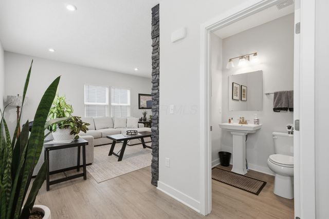 207 Via Veneto, Delaware, OH 43015