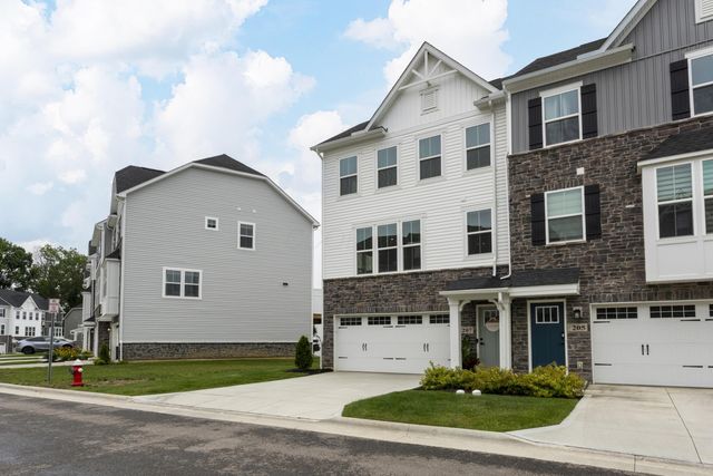 207 Via Veneto, Delaware, OH 43015