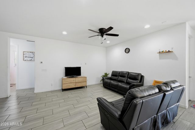 5804 N 90TH Drive, Glendale, AZ 85305