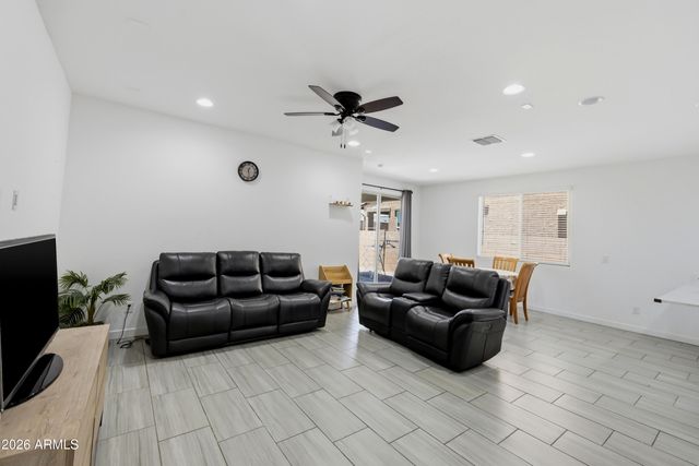 5804 N 90TH Drive, Glendale, AZ 85305