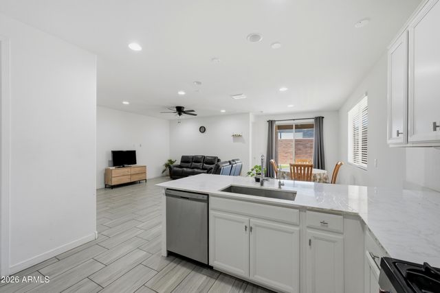 5804 N 90TH Drive, Glendale, AZ 85305