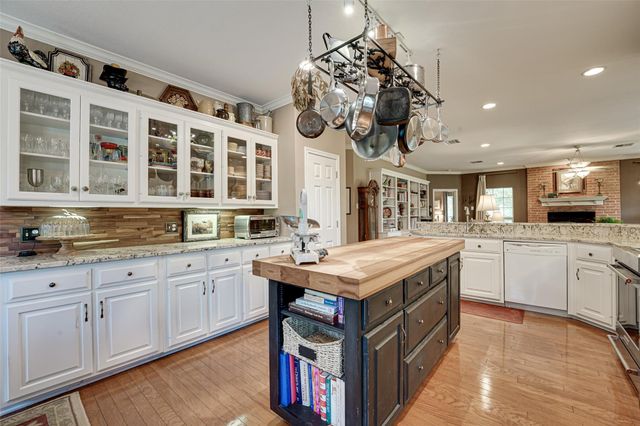 32018 Dove Trail, Whitney, TX 76692