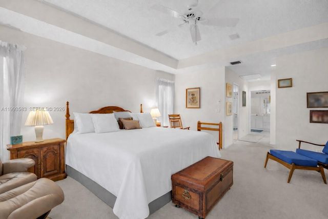 290 Landings Blvd, Weston, FL 33327