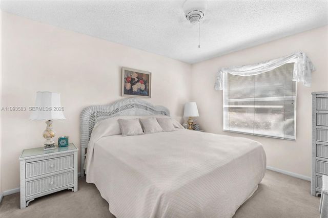 290 Landings Blvd, Weston, FL 33327