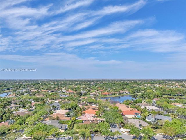 290 Landings Blvd, Weston, FL 33327