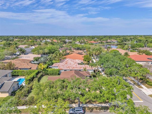 290 Landings Blvd, Weston, FL 33327