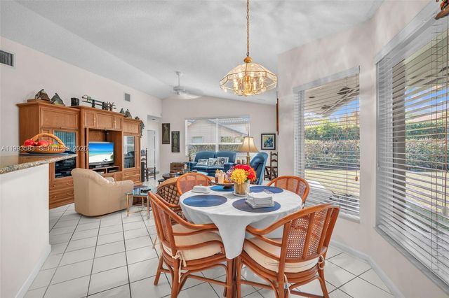 290 Landings Blvd, Weston, FL 33327