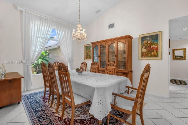 290 Landings Blvd, Weston, FL 33327