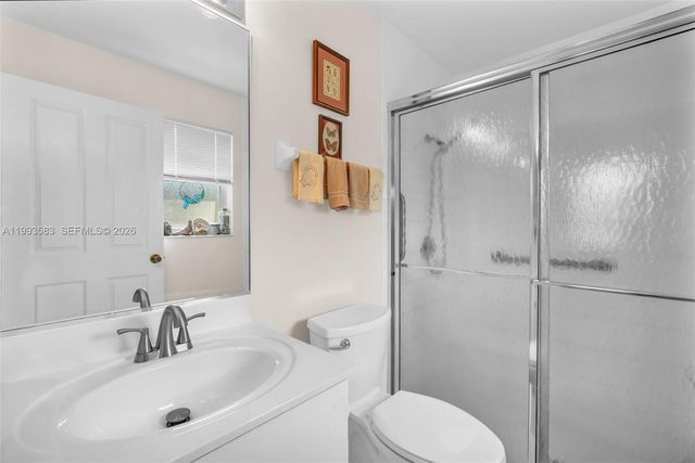 290 Landings Blvd, Weston, FL 33327