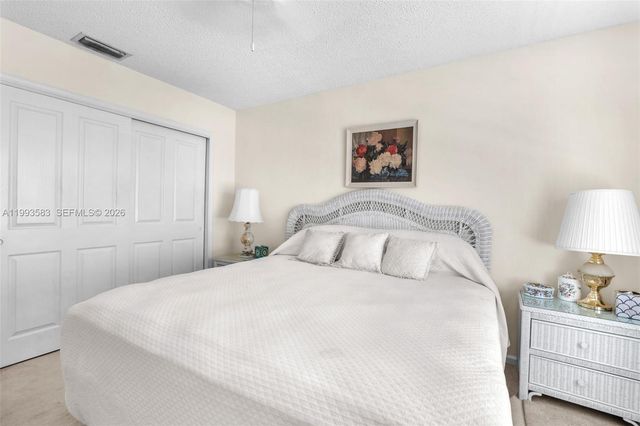 290 Landings Blvd, Weston, FL 33327