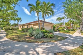 290 Landings Blvd, Weston, FL 33327