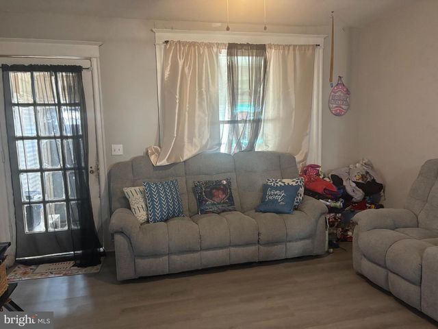 3904 N GLENDALE ST, Philadelphia, PA 19124
