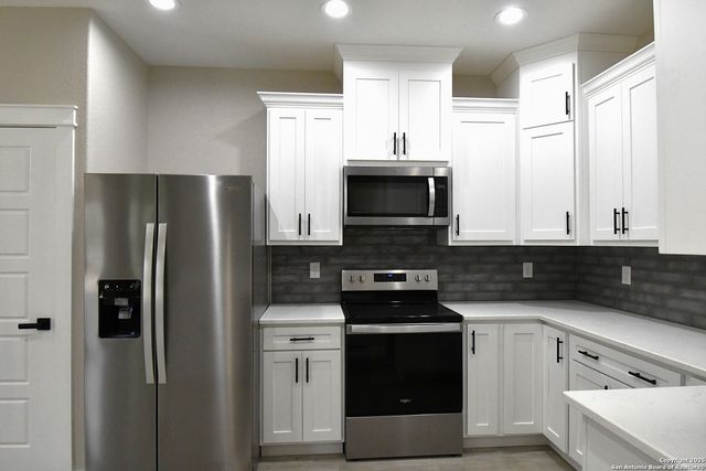 5961 Prairie Rd # 1, Von Ormy, TX 78073
