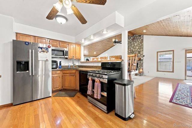 13904 Bernice Avenue, Warren, MI 48089