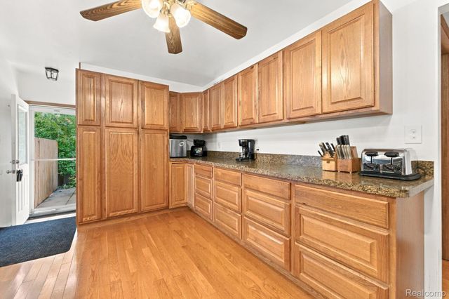 13904 Bernice Avenue, Warren, MI 48089