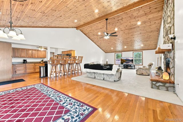 13904 Bernice Avenue, Warren, MI 48089