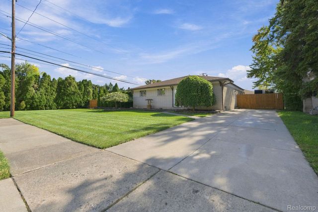 13904 Bernice Avenue, Warren, MI 48089