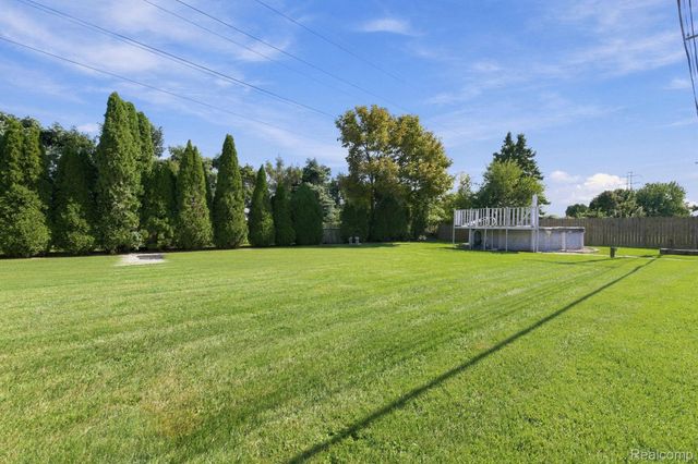 13904 Bernice Avenue, Warren, MI 48089